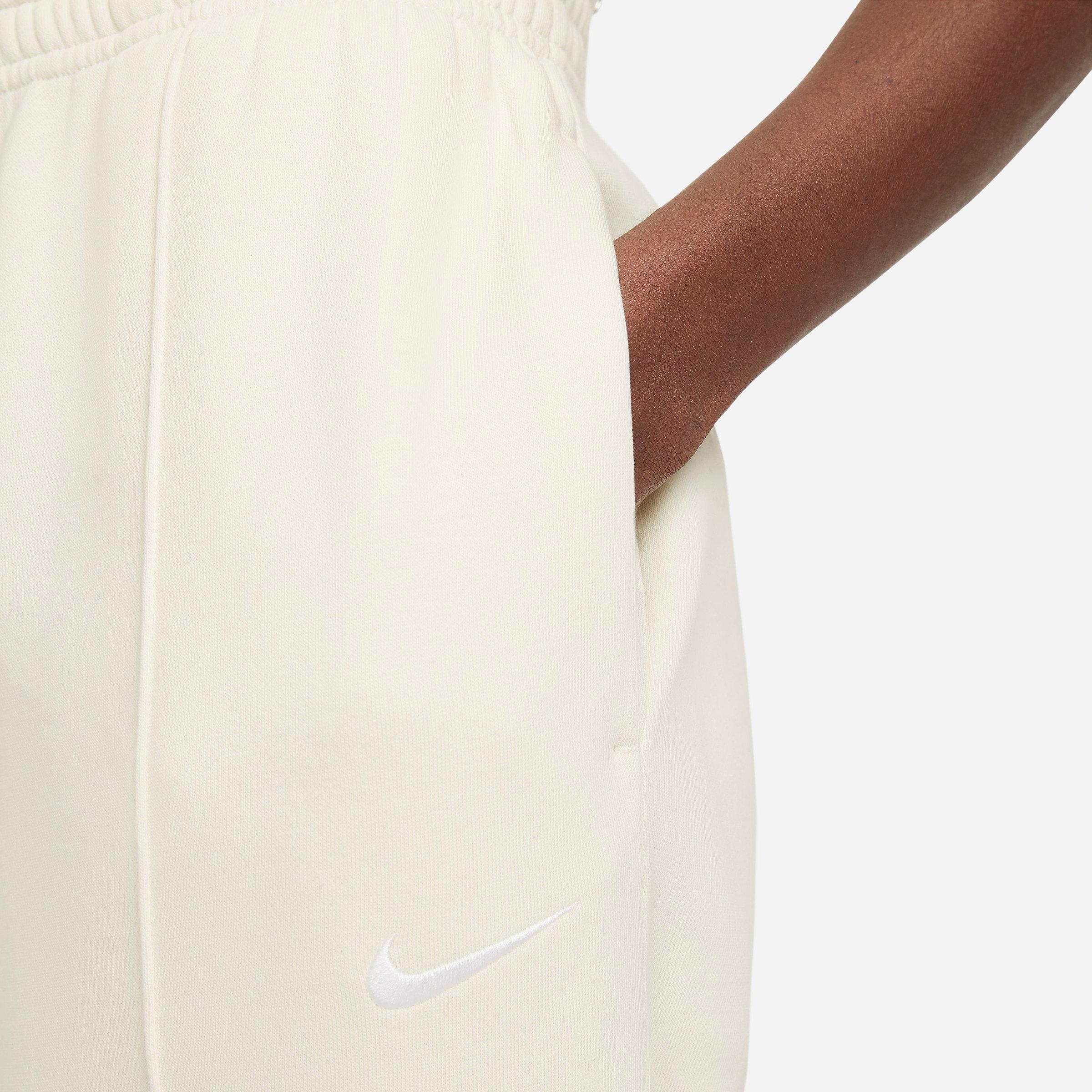 nike essential fleece trend joggers