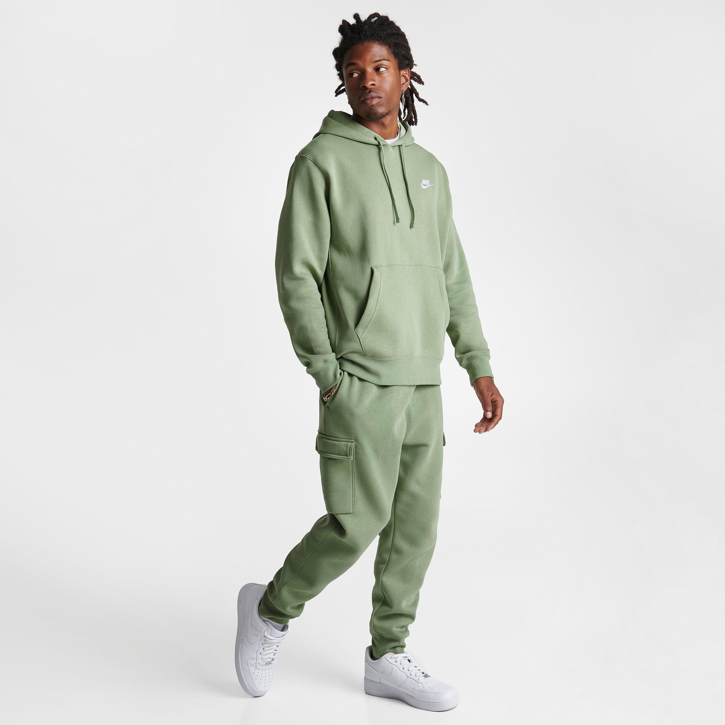 green nike outfit men