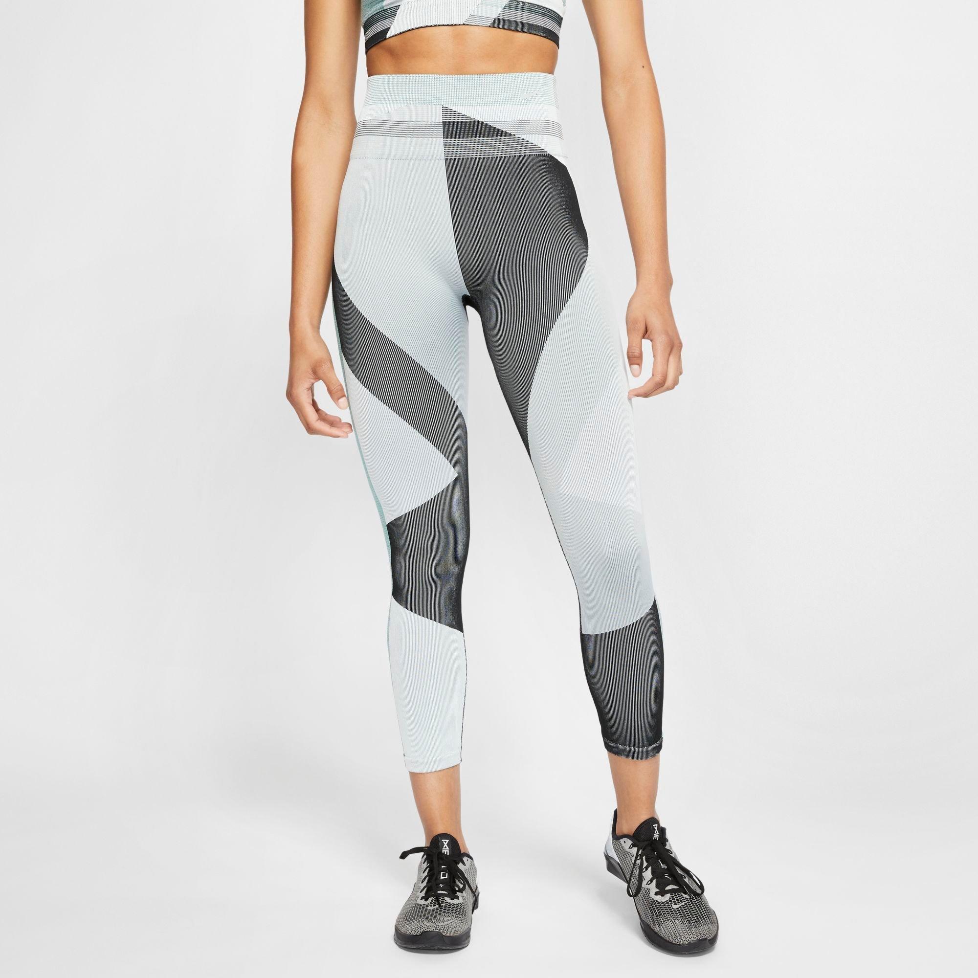 nike sculpt crop