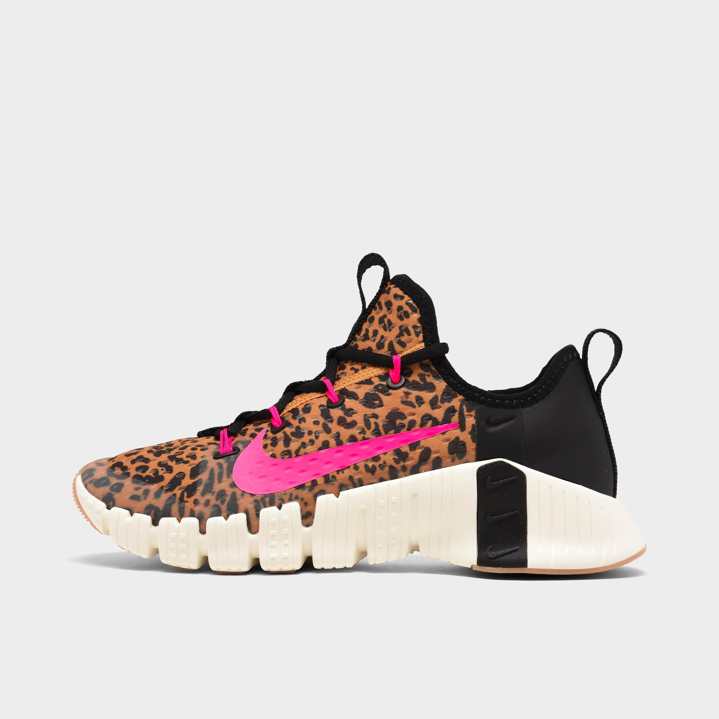 nike pink training shoes