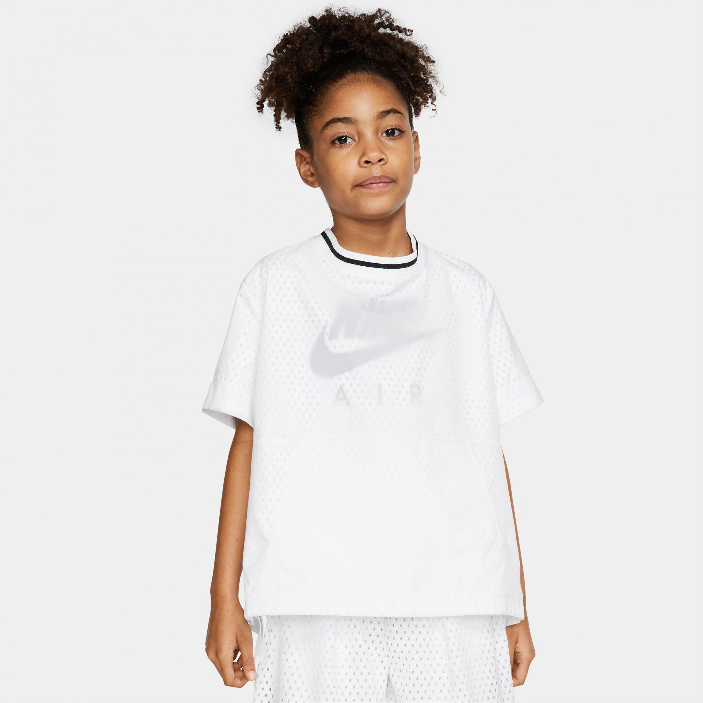 girls white nike shirt