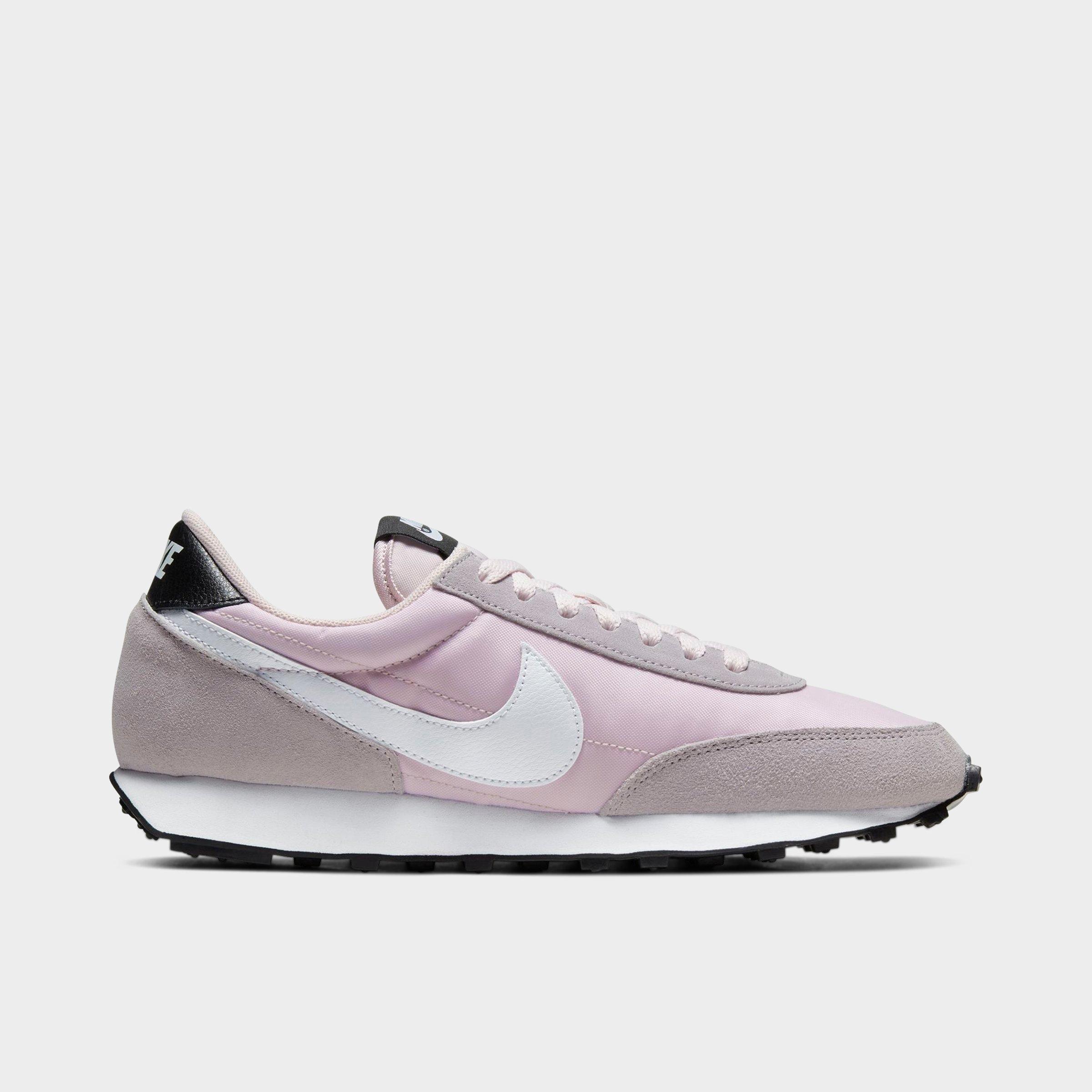pink nike daybreak