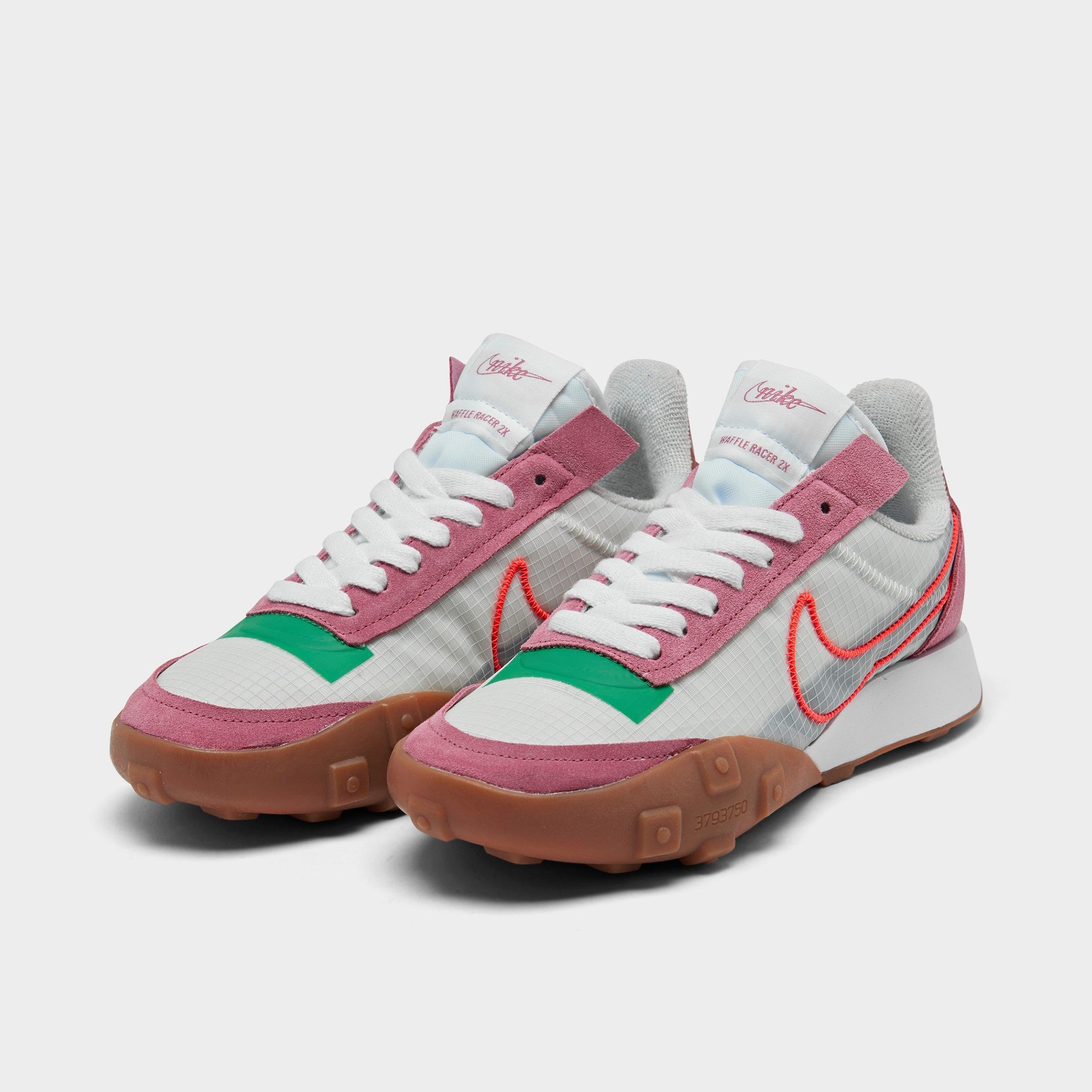 women's nike waffle shoes