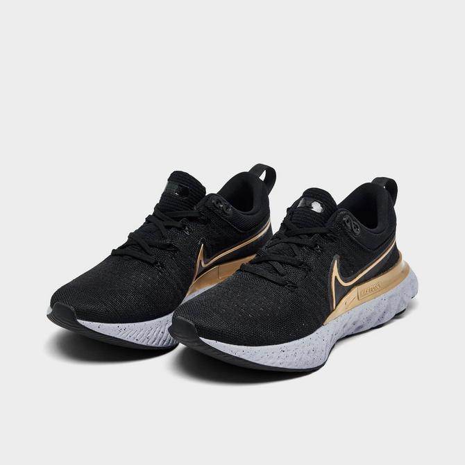 Black and on sale yellow womens nikes