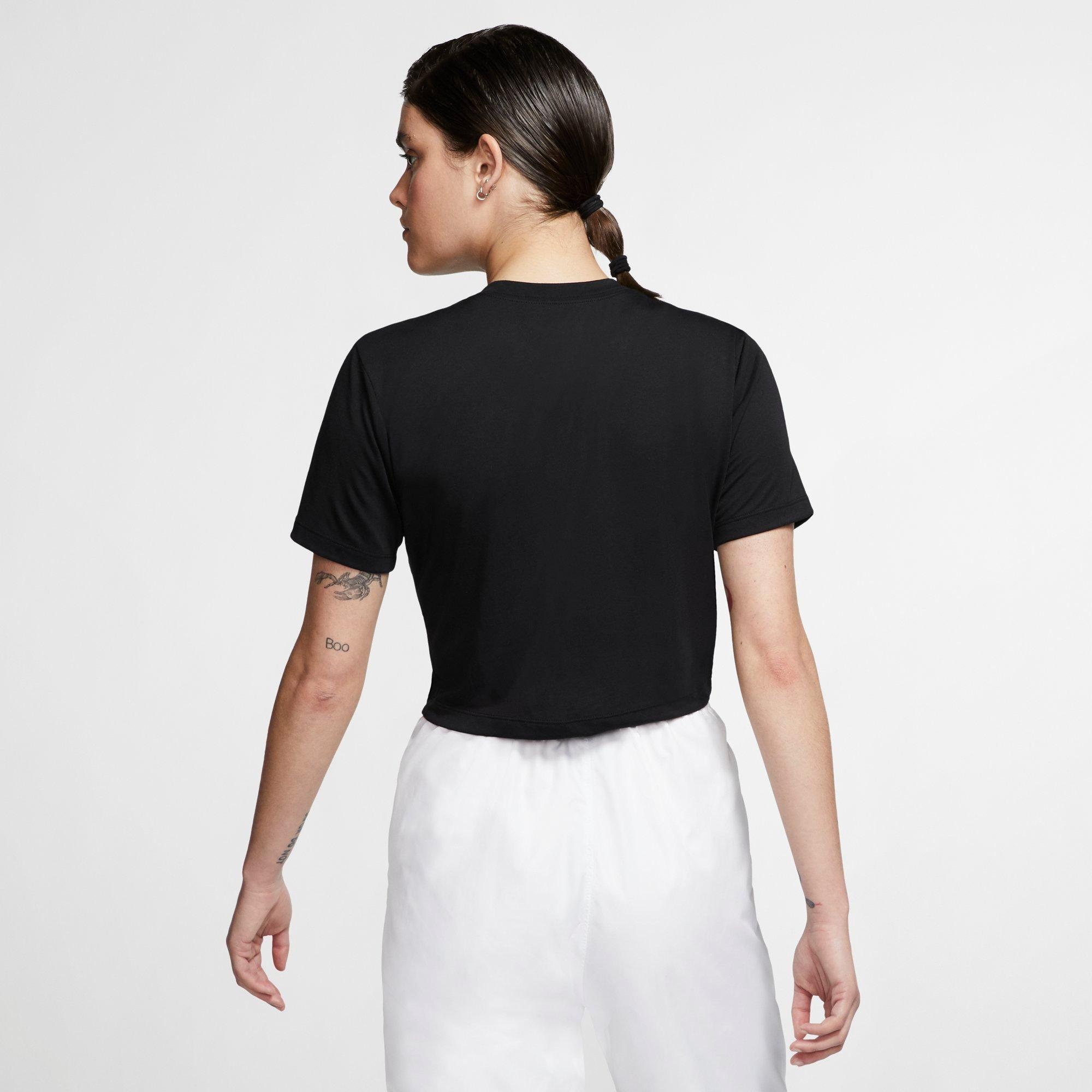 nike sportswear slim fit crop top