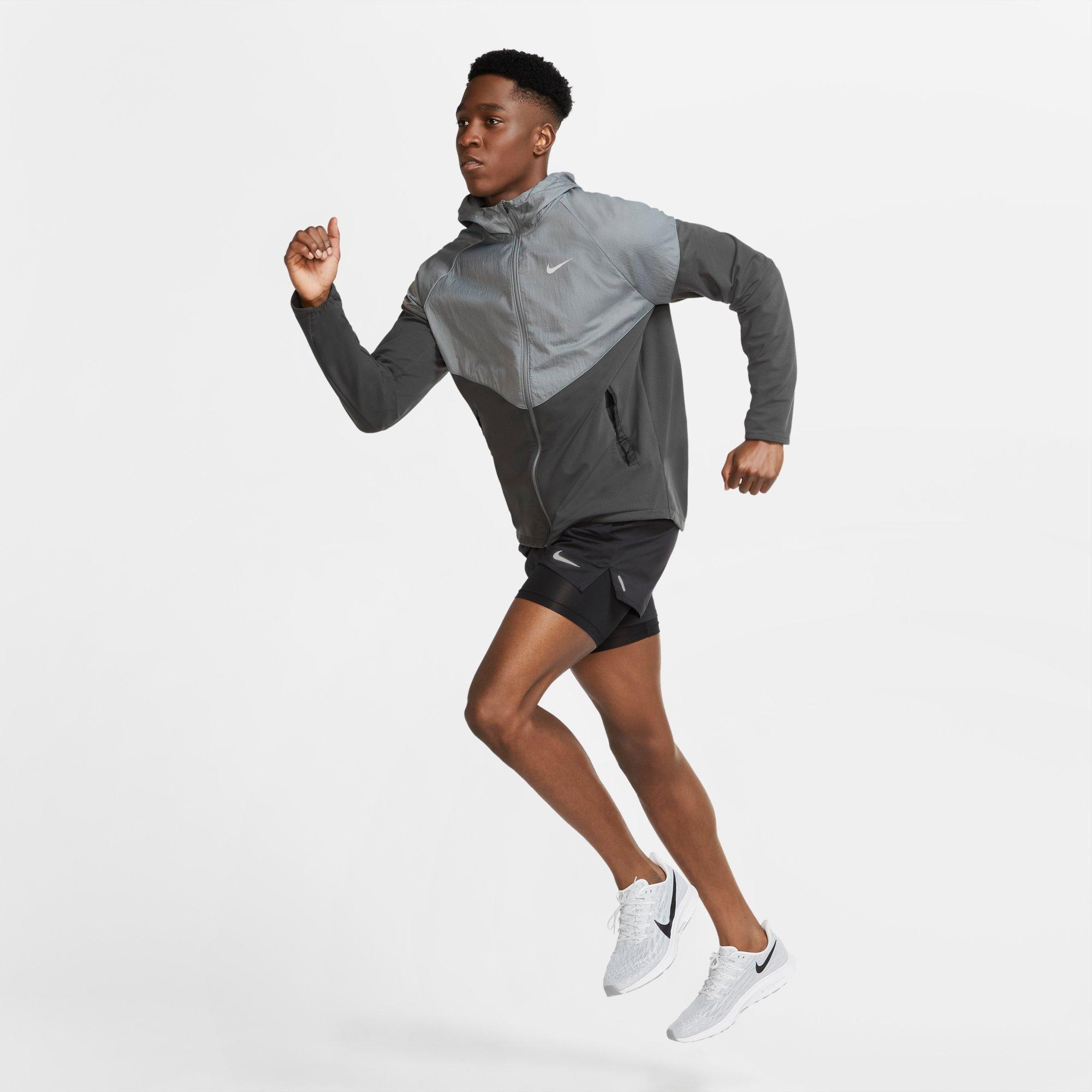 nike therma essential