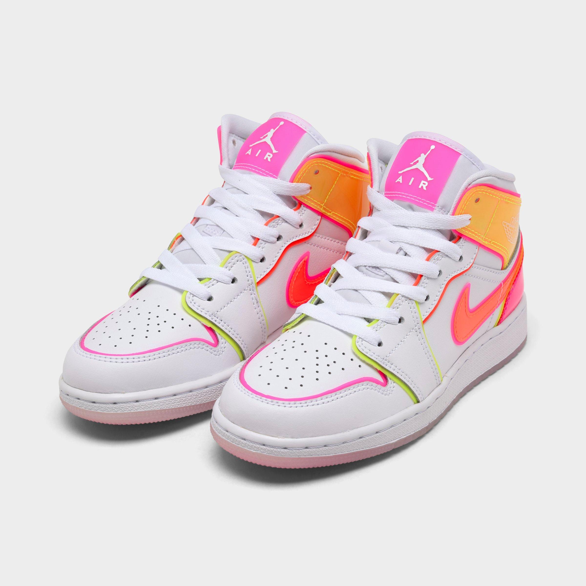 jordan retro 1 mid se