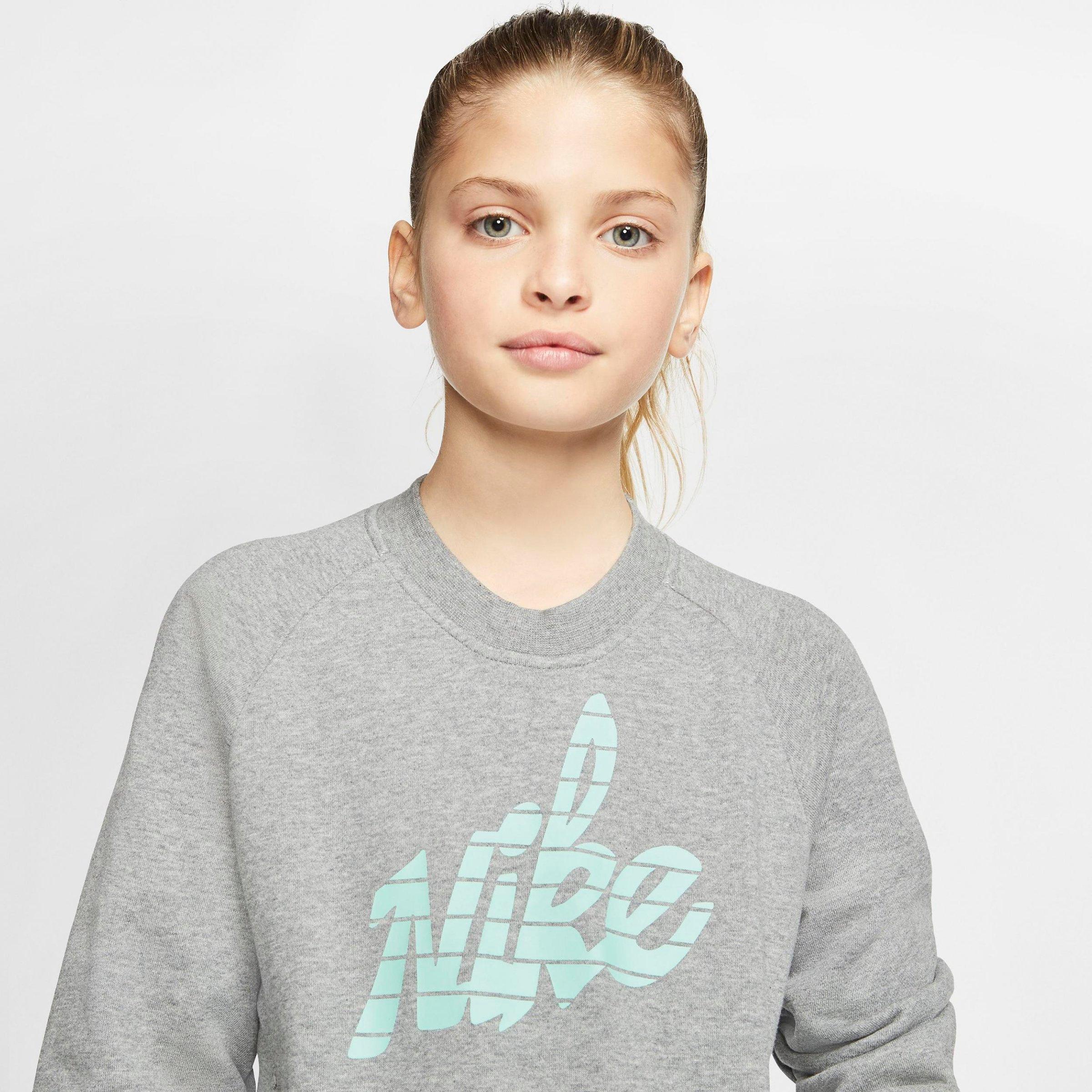 nike graphic crew sweatshirt