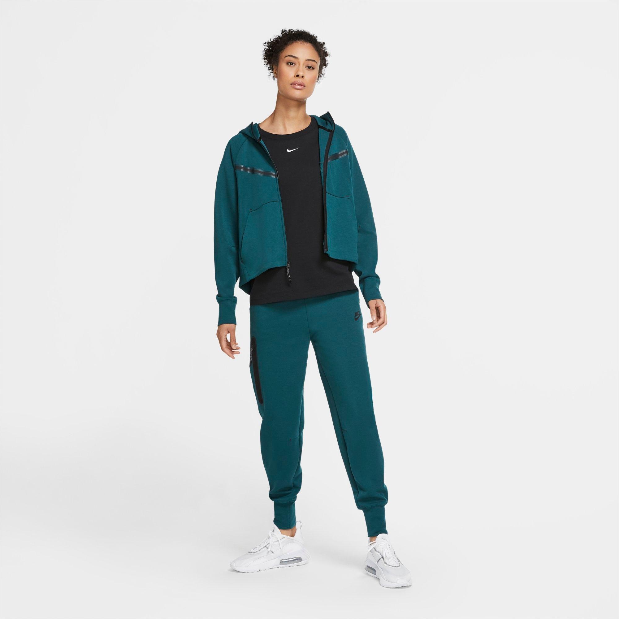 nike tech fleece windrunner women's