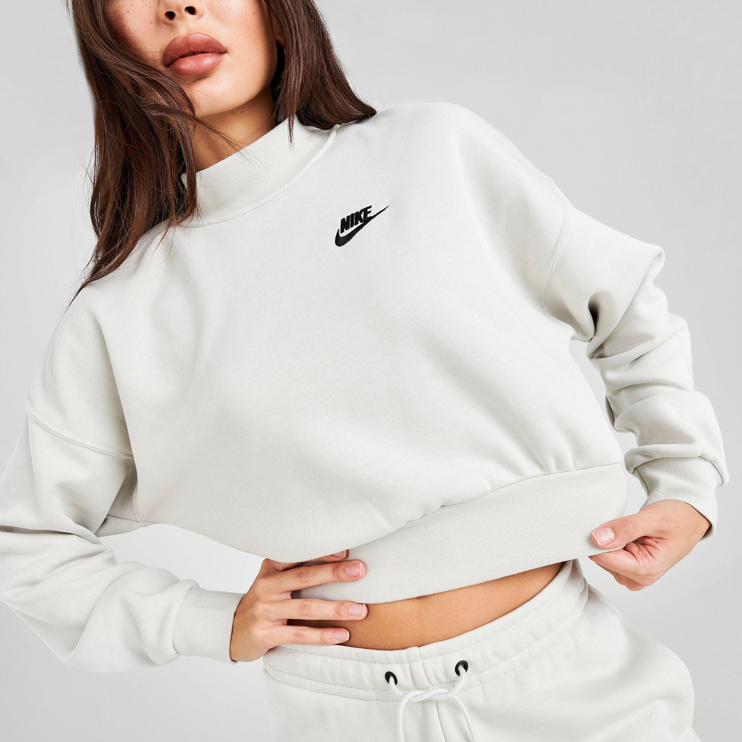 nike essential mock fleece