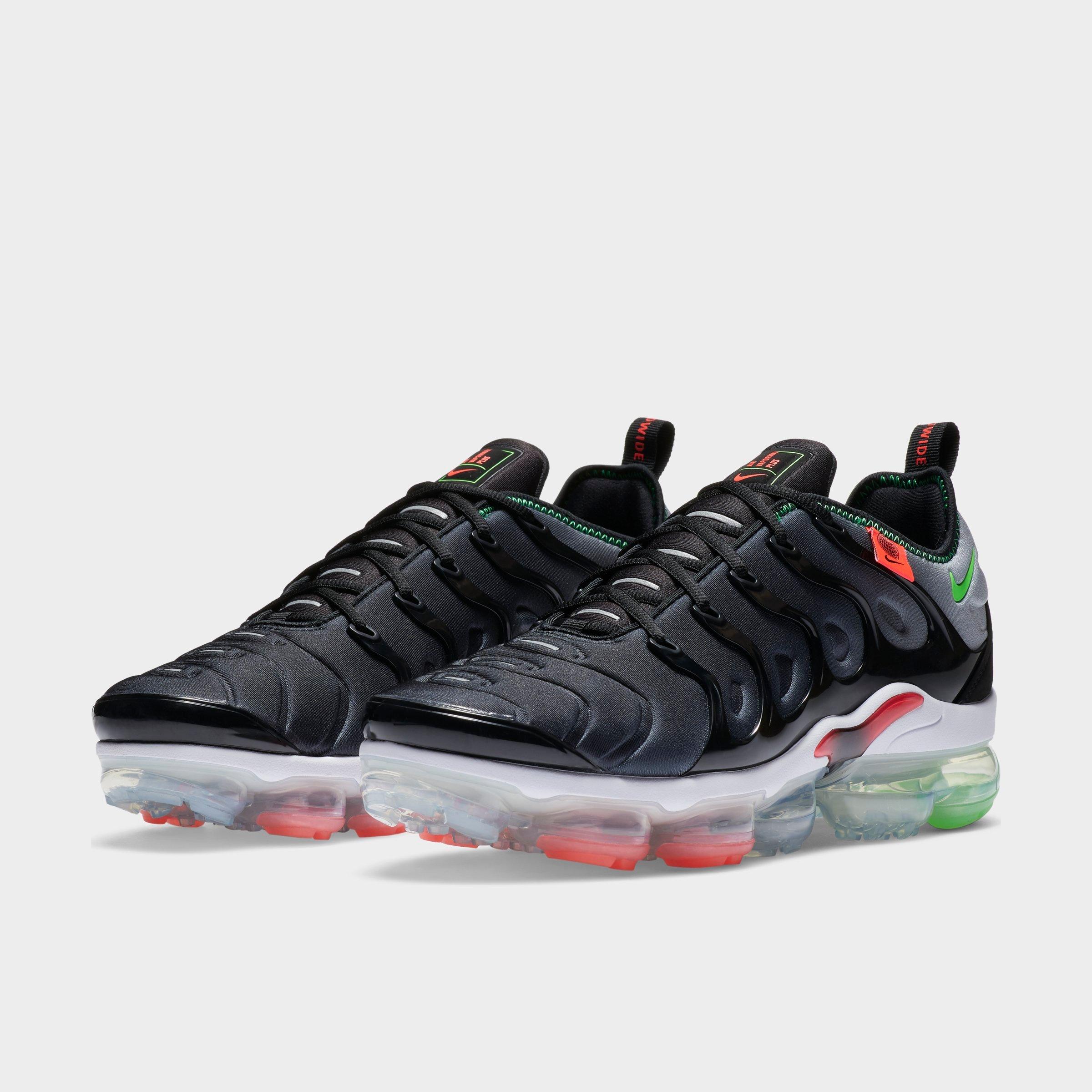 mens nike air vapormax plus black