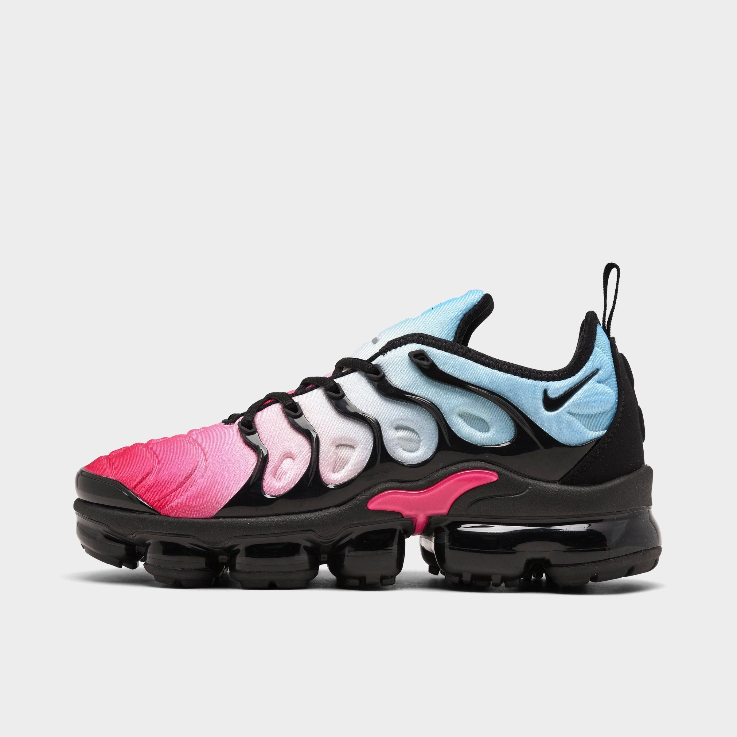 nike vapormax plus women's black and pink