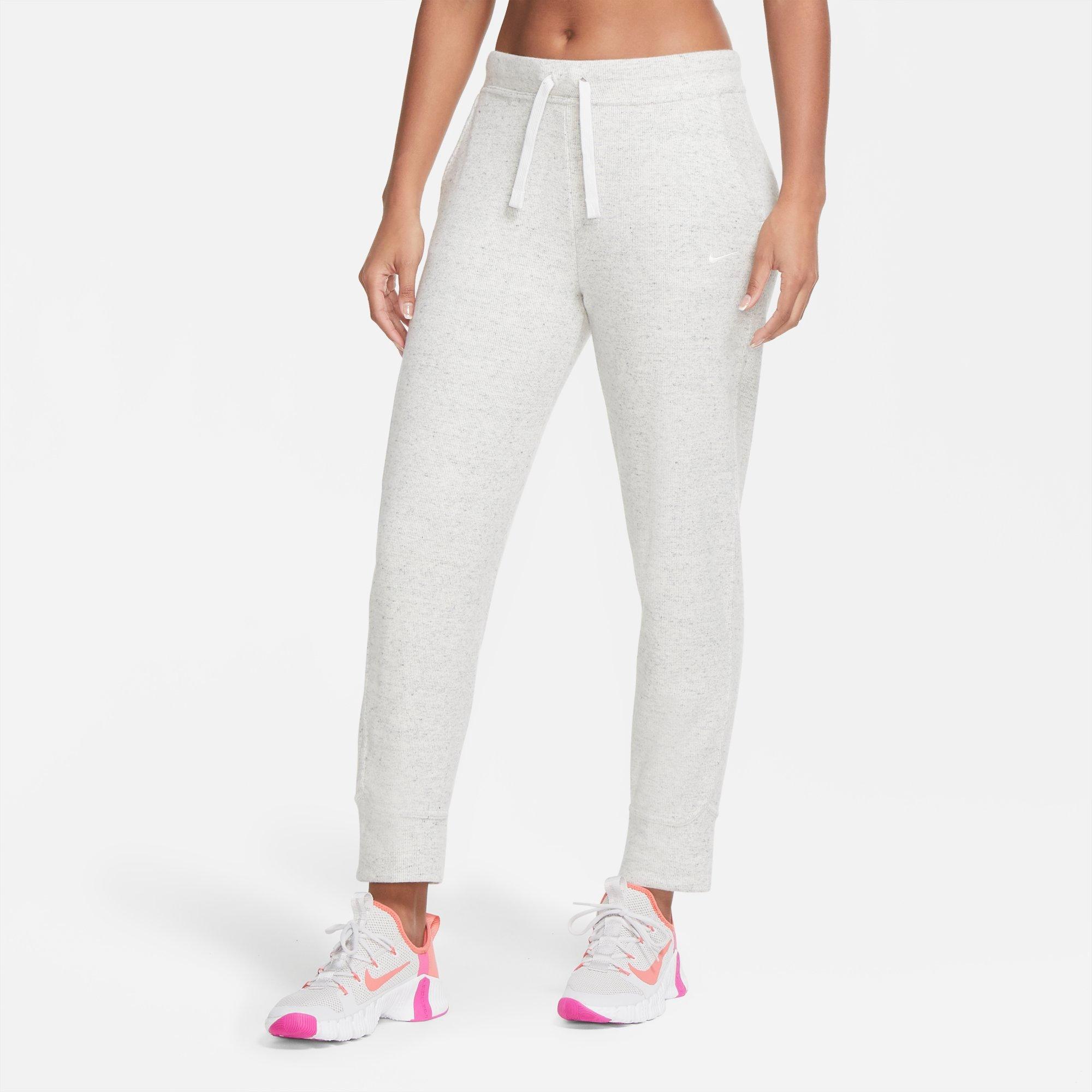 womens nike therma sweatpants