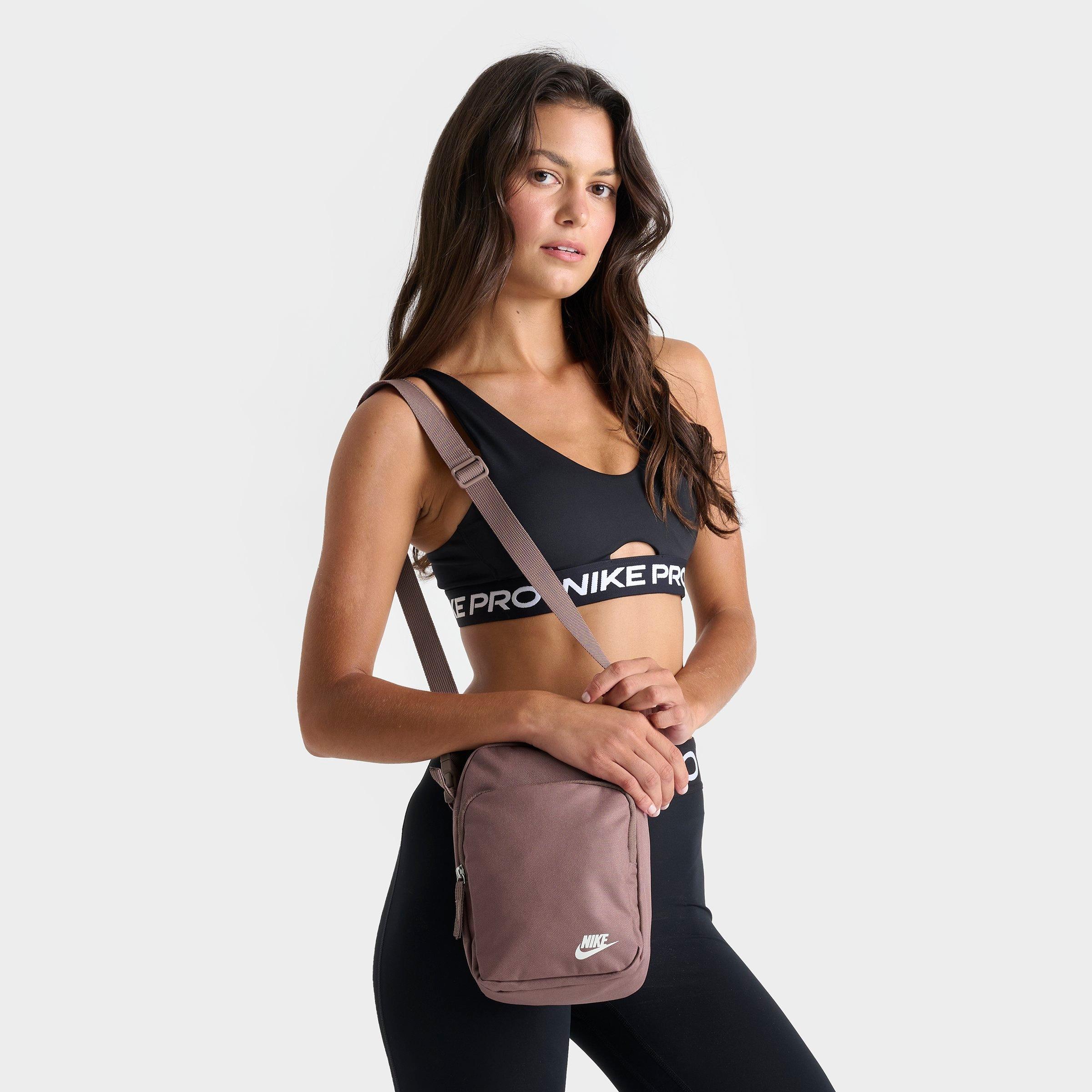 nike front body bag