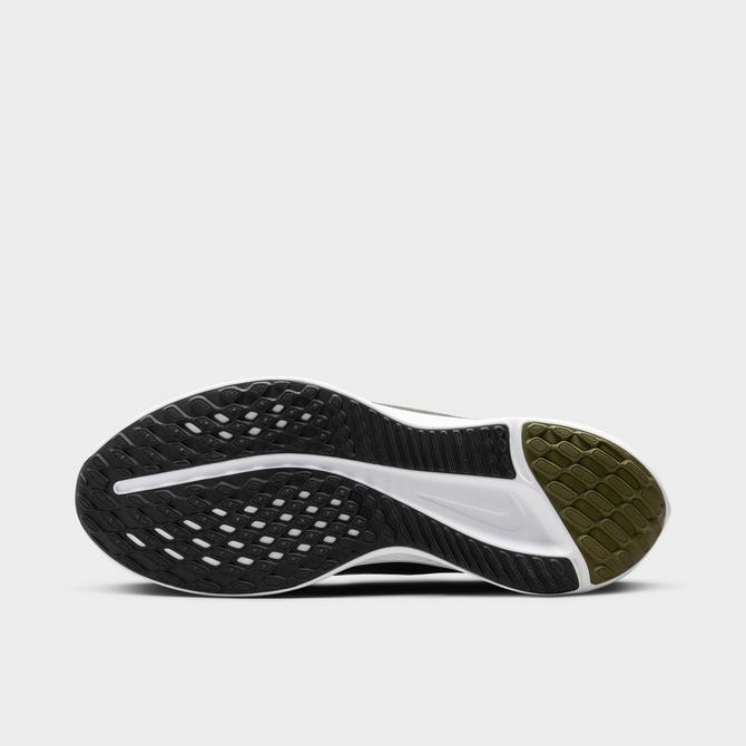 Nike quest shoes deals