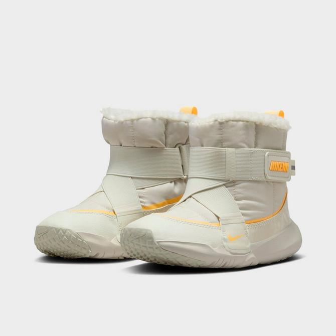 Nike air snow outlet boots