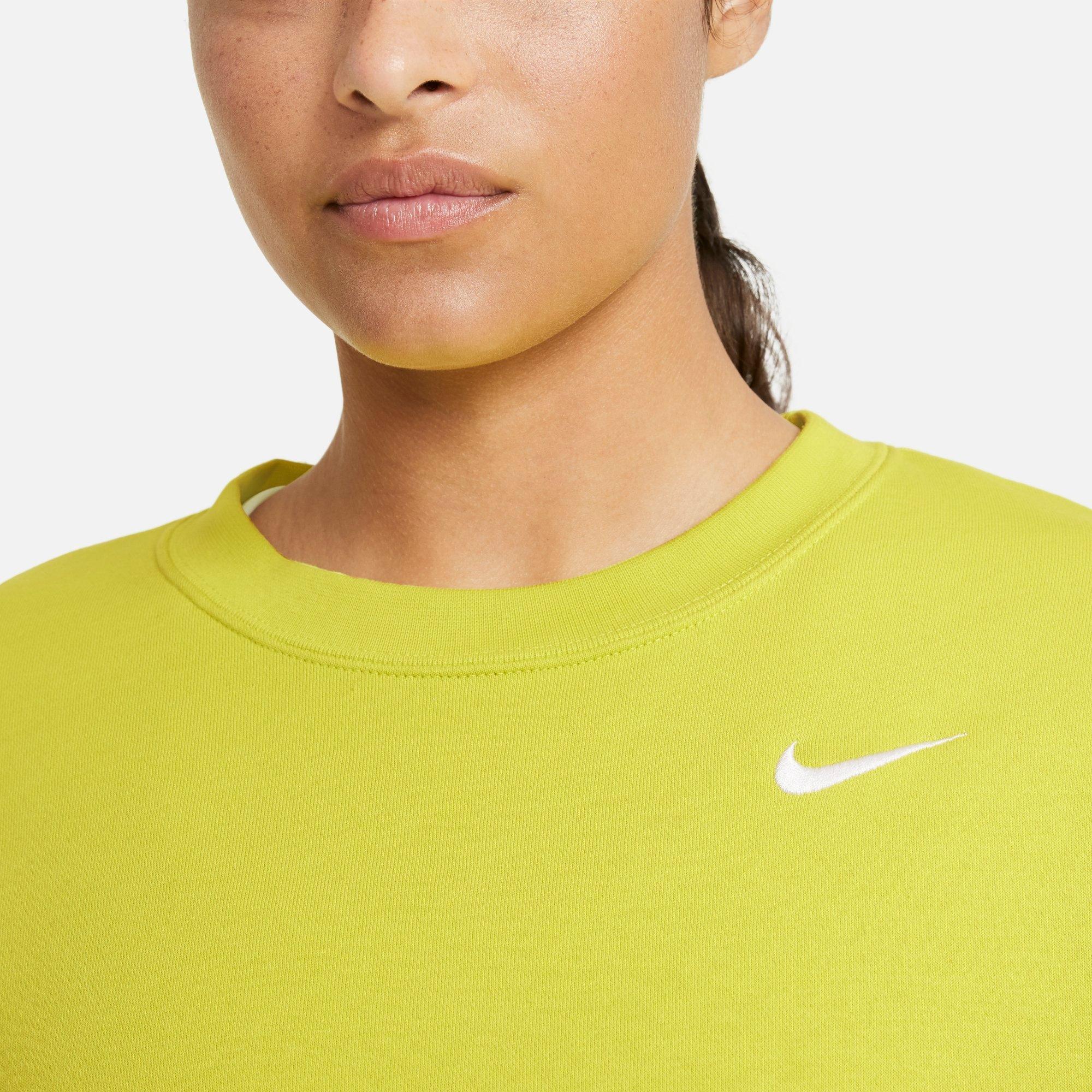 nike essential fleece crew sweatshirt