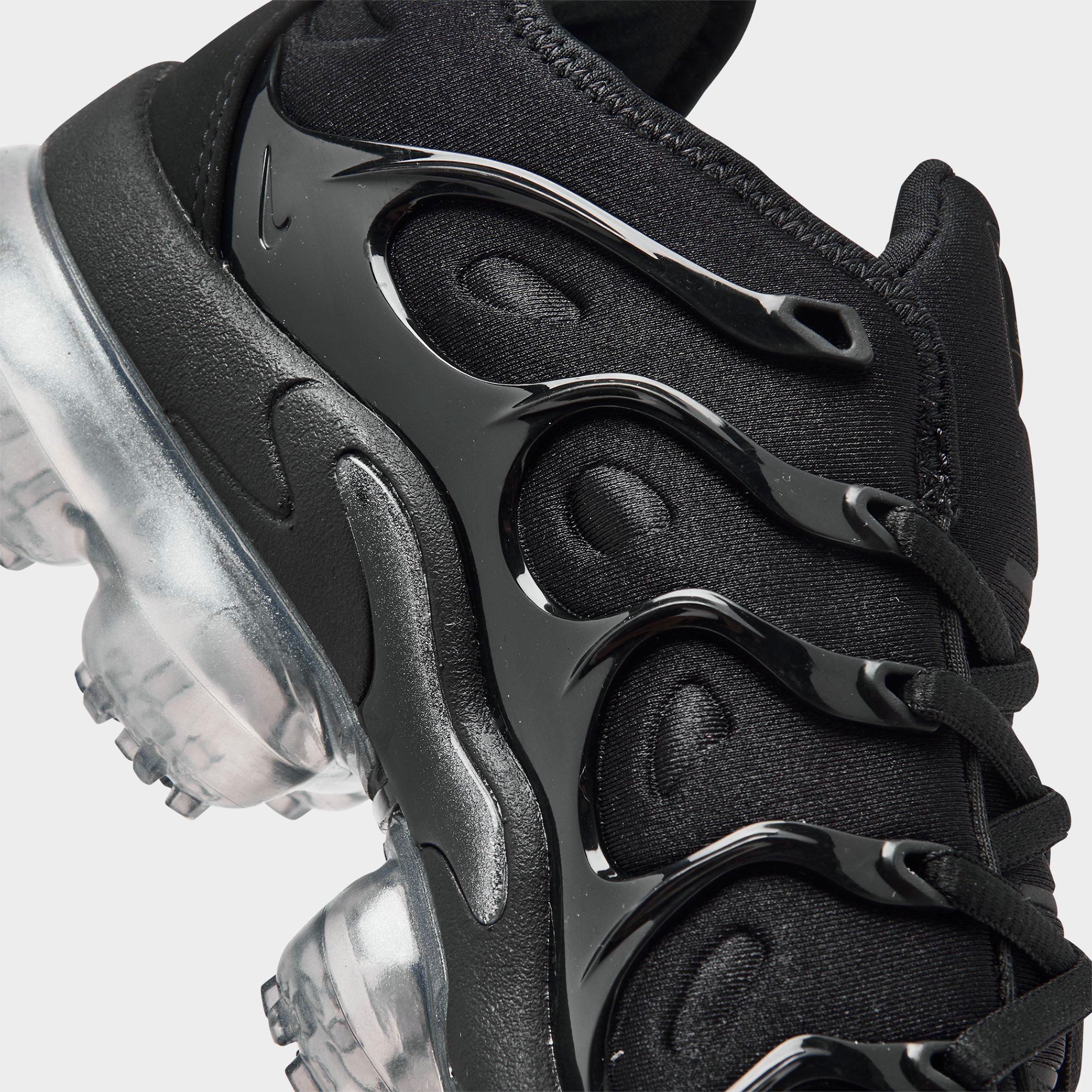 vapormax plus all black