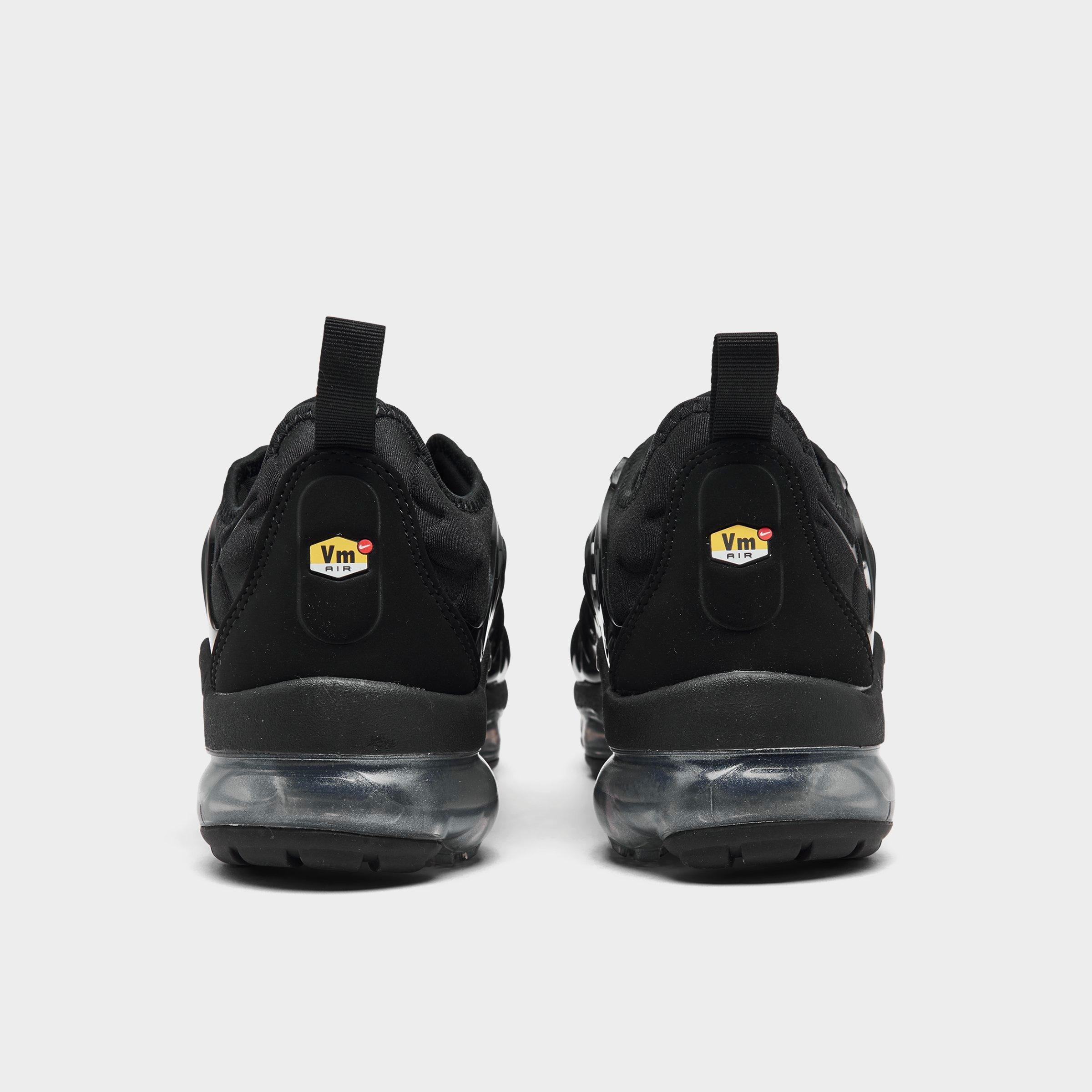 womens black nike vapormax plus