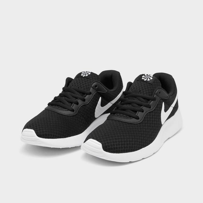 Nike tanjun shop womens casual shoes