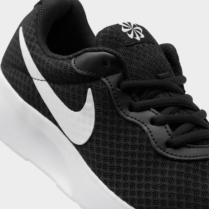 Nike tanjun womens 2024 black and white