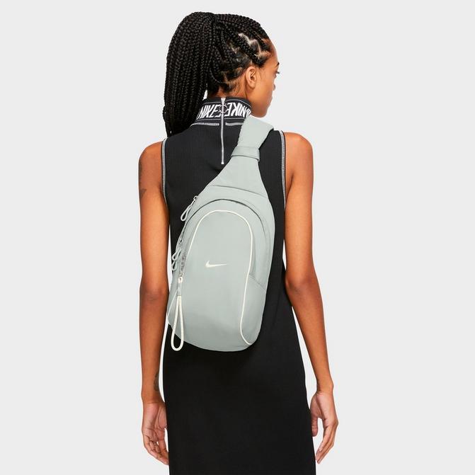 Nike hot sale sling bag