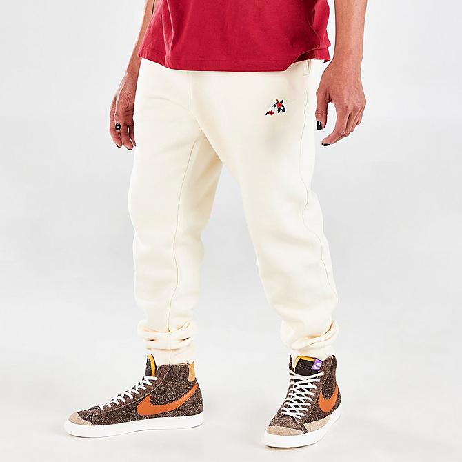 Men's Nike Sportswear Logo Twist Club Fleece Jogger Pants| JD Sports