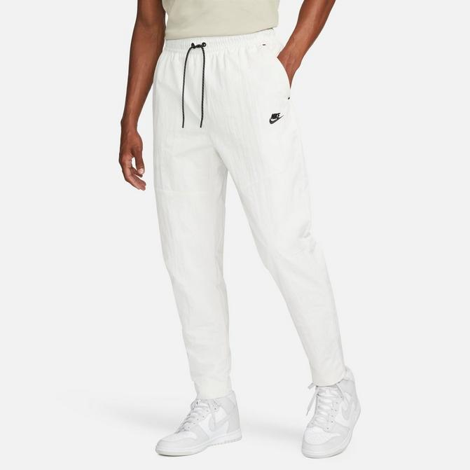 Nike essential white online joggers