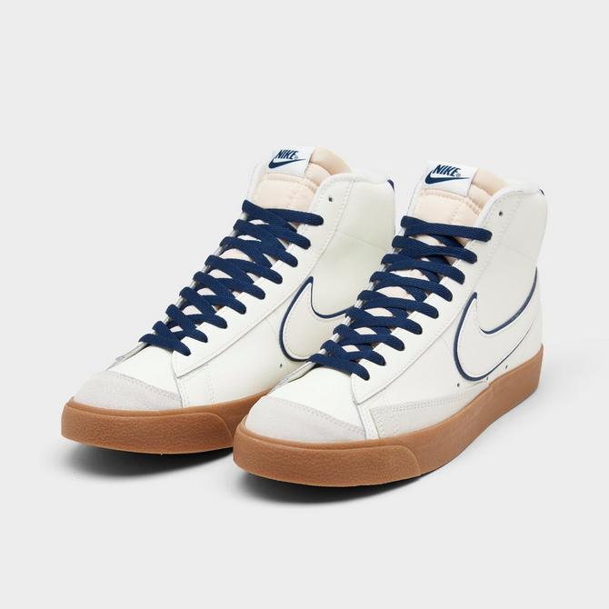 Nike Air Force 1 '07 LV8 VRSTY Sail / Midnight Navy - Gum Medium