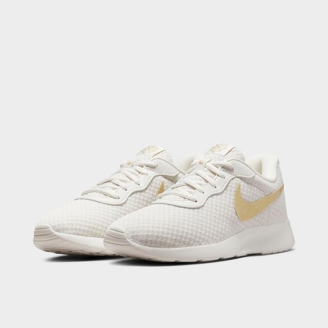 Nike tanjun hot sale rose white