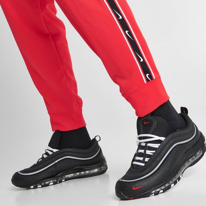 nike repeat joggers black
