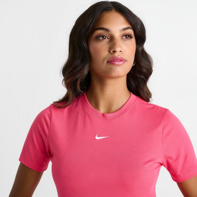 Nike essential cropped tee hotsell