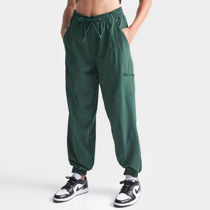 Jordan Sport Women's Tunnel Trousers. Nike IN