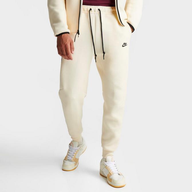 Nike Sportswear Tech Fleece Men's Utility Pants, Football Grey/Light Smoke  Grey-black, Small : : Clothing, Shoes & Accessories