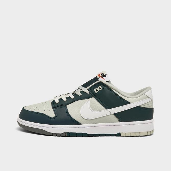 Nike on sale sneaker split