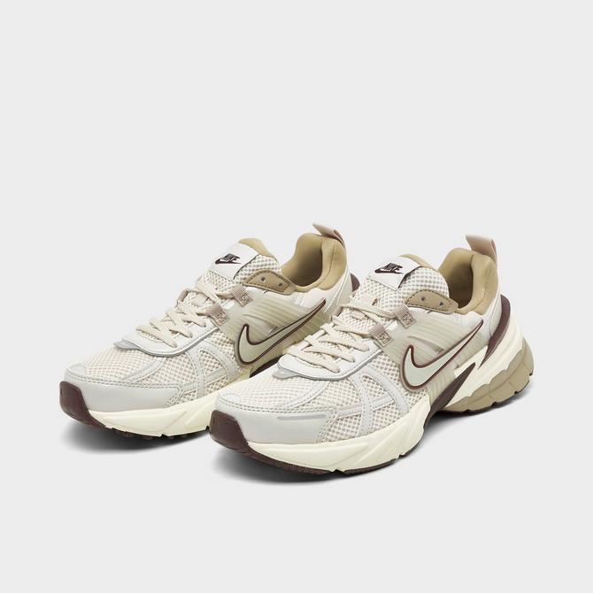 tan nike running shoes