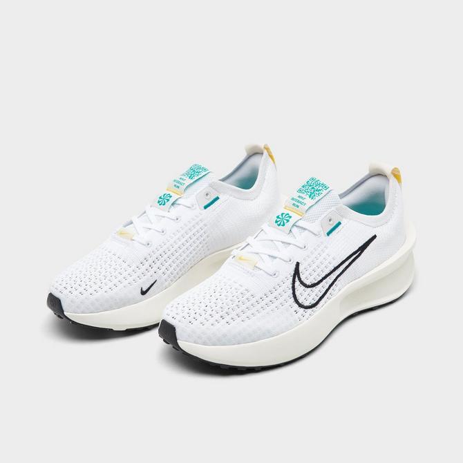 White and gold nike running clearance shoes