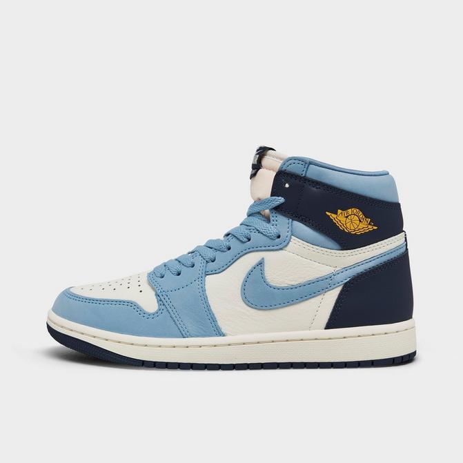 Air Jordan Women s 1 Retro High OG First in Flight 11