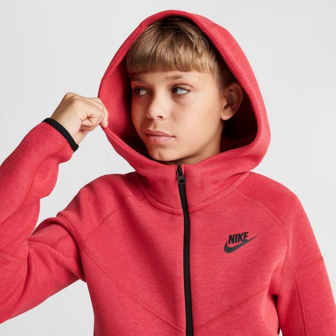 Red on sale nike tech