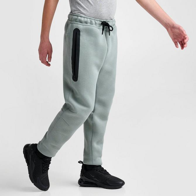 Green nike clearance tech fleece joggers