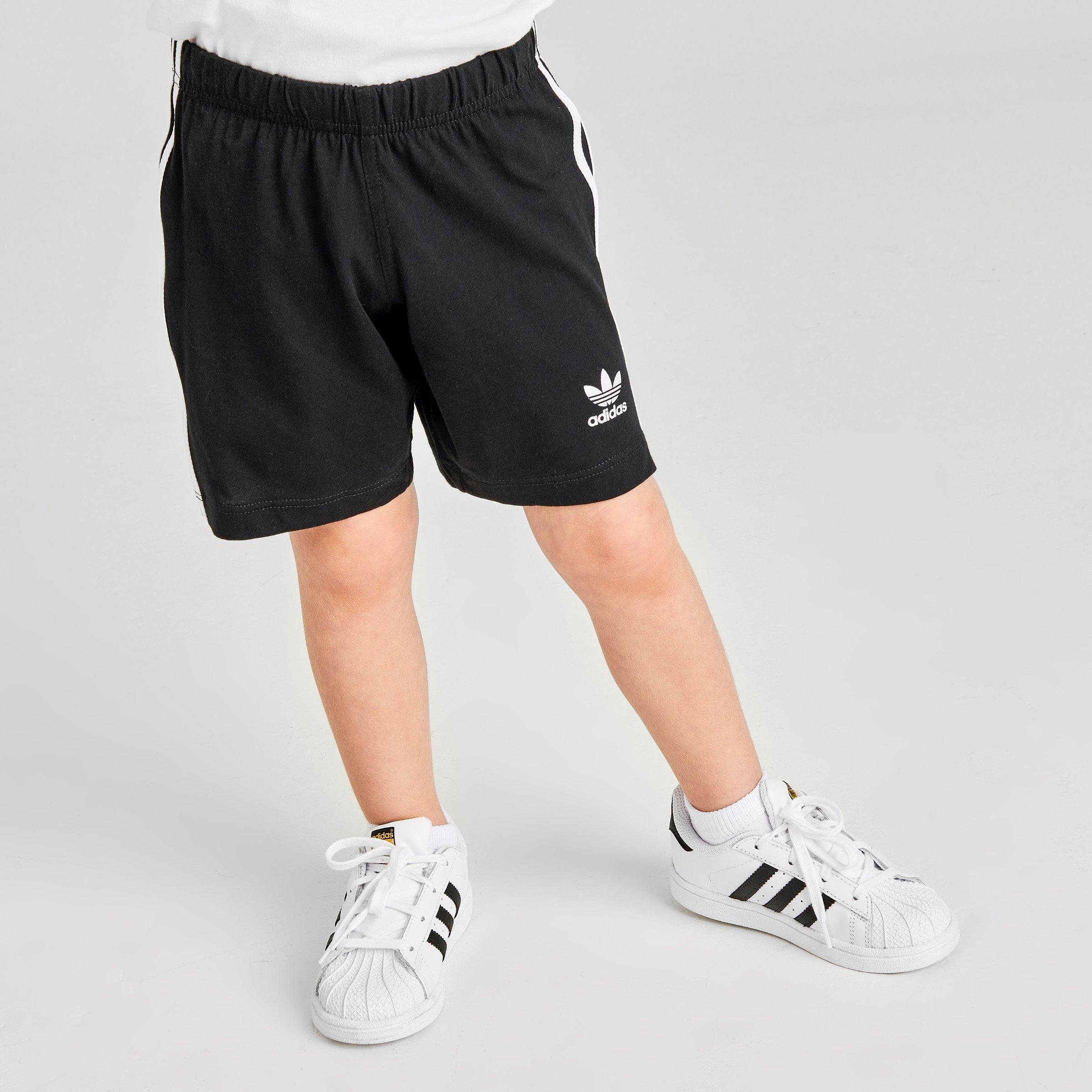 adidas t shirt shorts