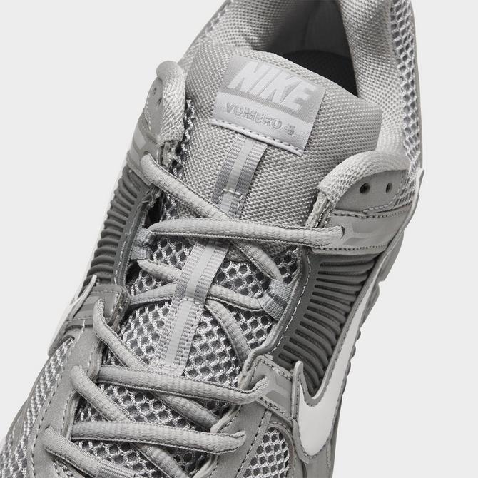 Front view of Men's Nike Zoom Vomero 5 Casual Shoes in Wolf Grey/Metallic Silver/Cool Grey/White Click to zoom