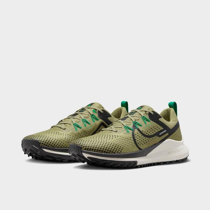 Nike best sale pegasus neutral