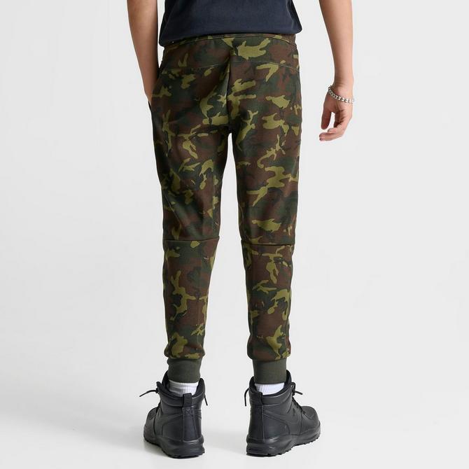 Nike camo jogger in green online