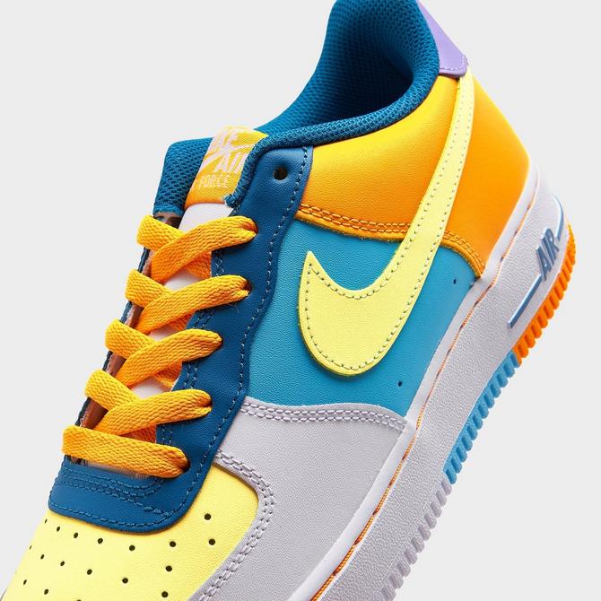 Light blue and on sale yellow nike shoes