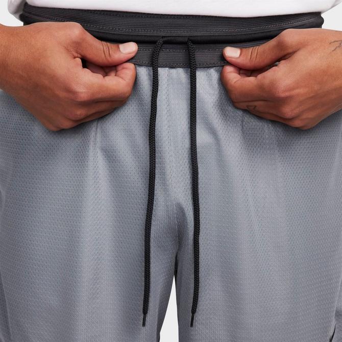 Nike shorts with zipper pockets mens best sale