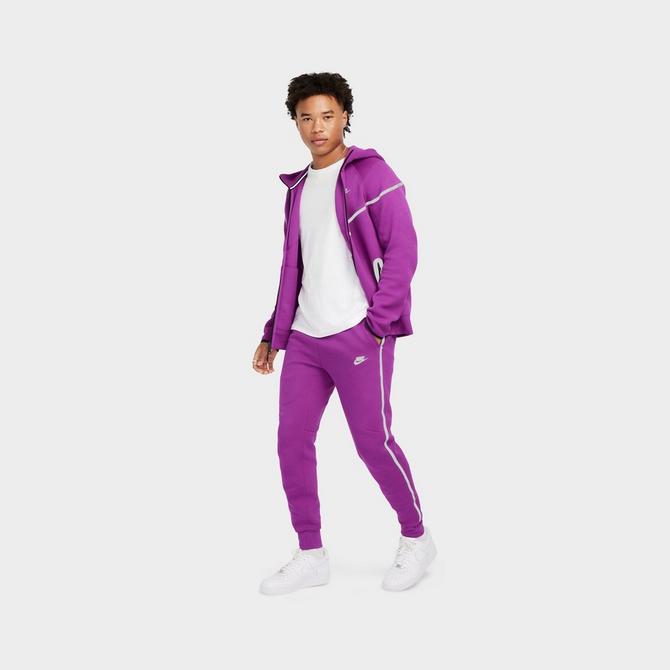 Nike tech fleece essentials reflective jogger hotsell