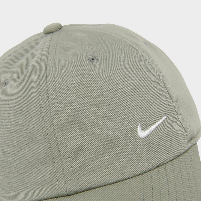 Nike hat small logo online