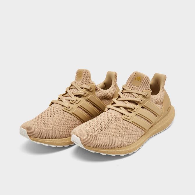 Tan ultraboost store