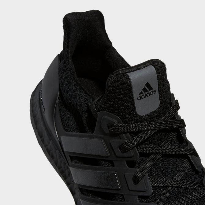 Adidas ultra boost 2025 5.0 triple black zoom